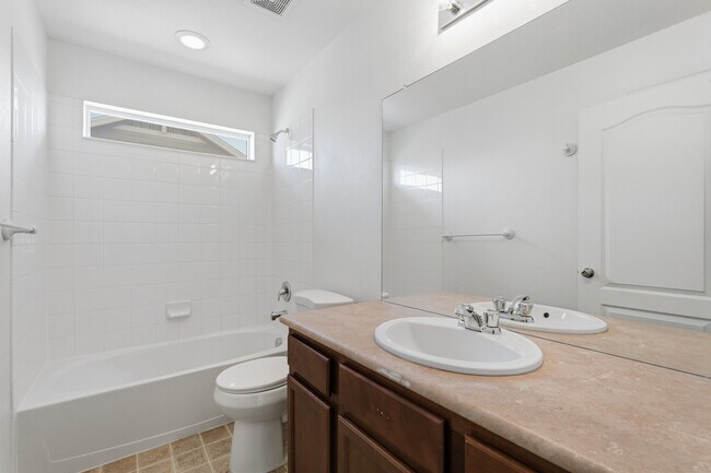 25830 E Byers Place, Aurora, CO 80018 - photo 4