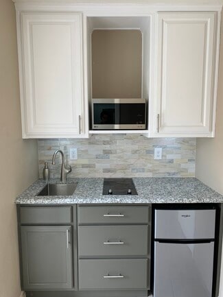 13960 Driftwood Dr Unit B, Victorville, CA 92395