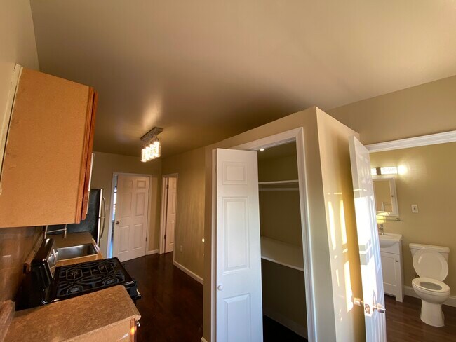 1520 W Champlost Ave unit 3F, Philadelphia, PA 19141 - photo 4