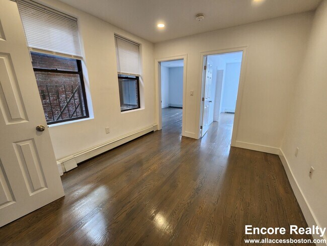 44 Joy St unit 14, Boston, MA 02114 - photo 4