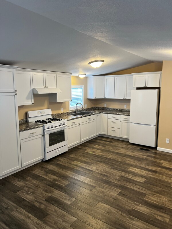 911 West Ave, Webster City, IA 50595
