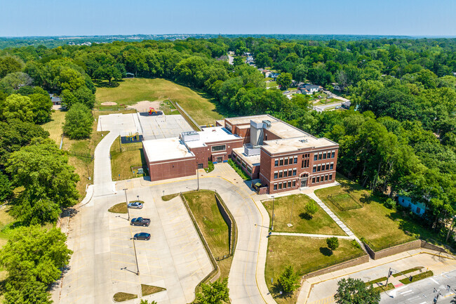 Stowe Elementary is tucked amongst the nature and homes of the Grayson neighborhood.