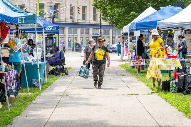 Shop local and enjoy farm-to-table goodness at Holyoke Farmers Market in MA.