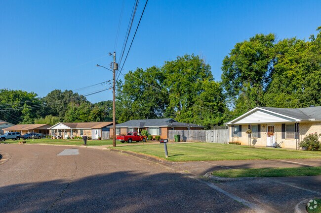 Single story ranch homes are prevalent in West Huntsville.