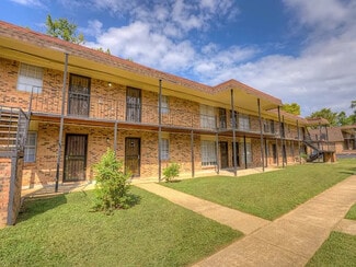 2879 Beverly Hills Rd, Memphis, TN 38128