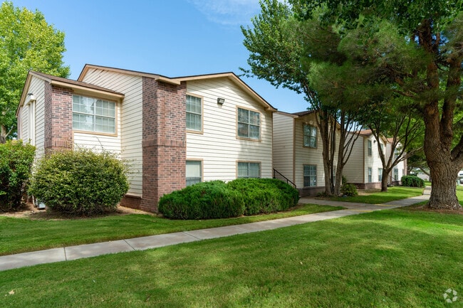 Mesa Verde - FREE Utilities, Roswell, NM 88203 - photo 2