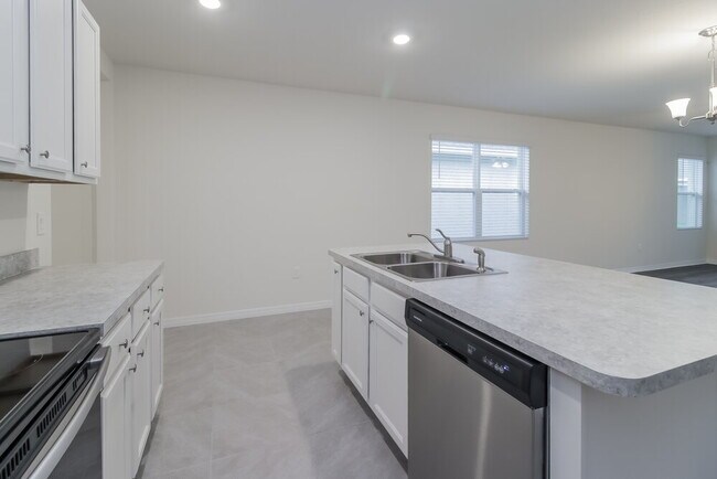 3914 Angola Ln, Sanford, FL 32771 - photo 7