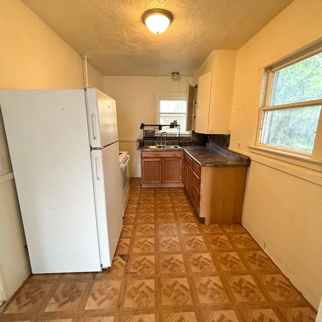 312 S Rosemary St unit 312, Lansing, MI 48917 - photo 4