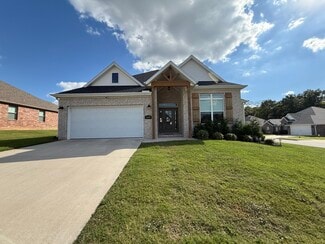 6049 W Quinn St, Fayetteville, AR 72704