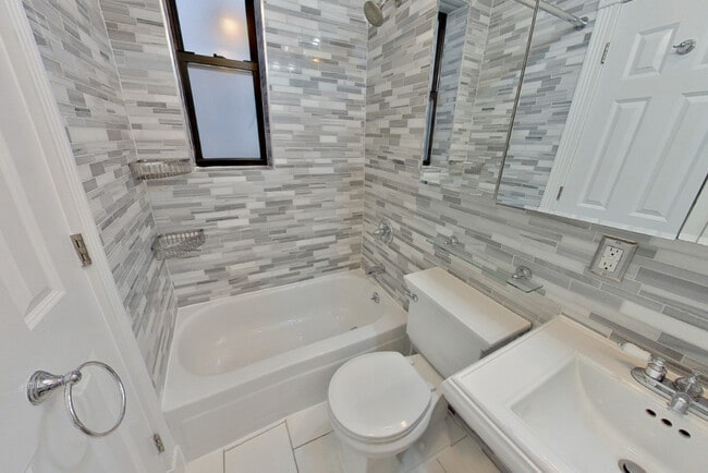 382 E 10th St unit 4C, New York, NY 10009 - photo 7