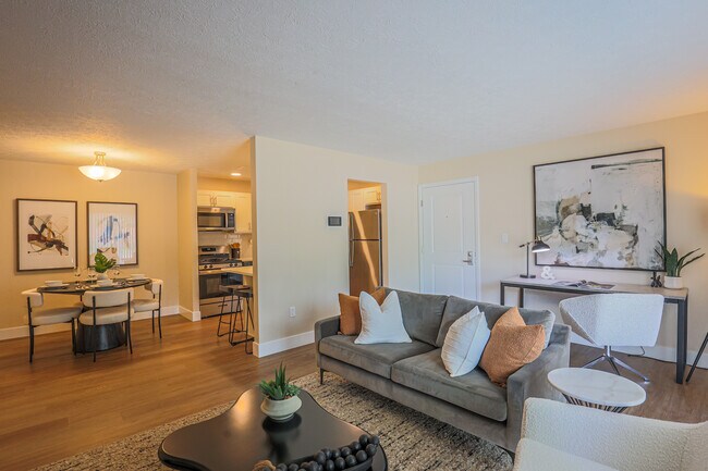 Jamestown Village Apartments, North Olmsted, OH 44070 - photo 4