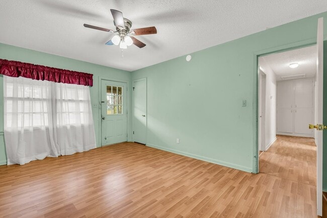 711 Hemlock St, Columbus, MS 39702 - photo 3