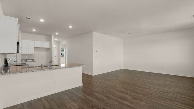 8592 Secretariat Dr, Lithonia, GA 30058 - photo 5