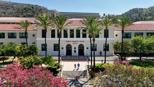 Glendale Community College is a higher learning powerhouse in the heart of Glendale.