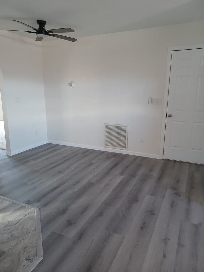 Dining room attacehd to kitchen and living room, great home office