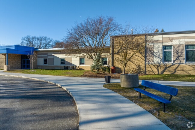 Drop off area of Ardmore Elementary School.