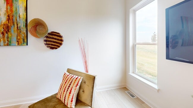 5931 Butterfield Dr, Bettendorf, IA 52722 - photo 3