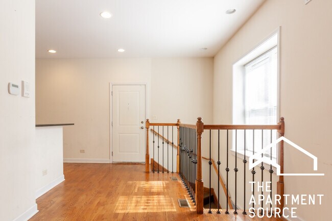 855 W Cornelia Ave unit 1W, Chicago, IL 60657 - photo 7