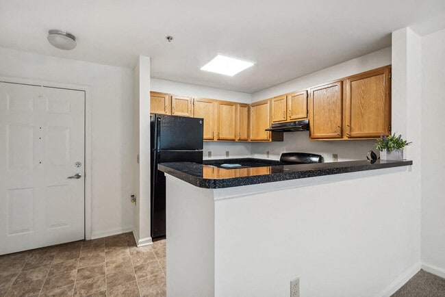 Victoria Park and Woods at Victoria Park Apartments, Woodbridge, VA 22191 - photo 3