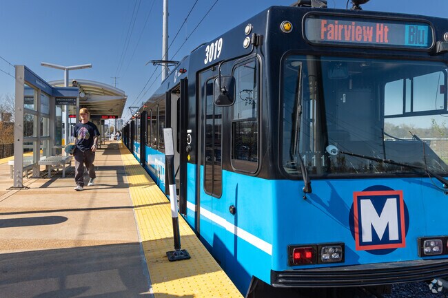 A convenient Metrolink train station is in Maplewood Commons.