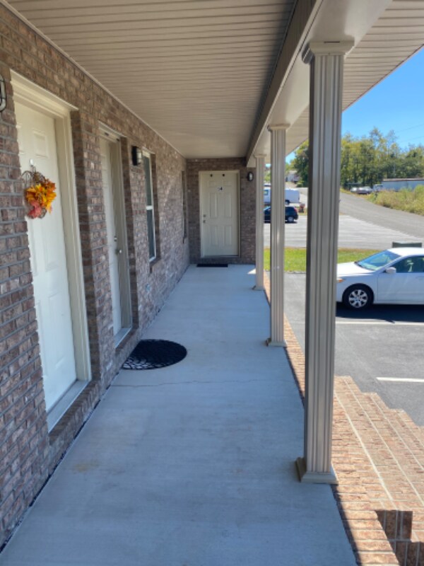 211 Old Jacksboro Pike, Cumberland Gap, TN 37724 - photo 3