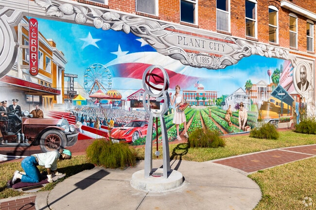 A mural in Plant City depicts its history.