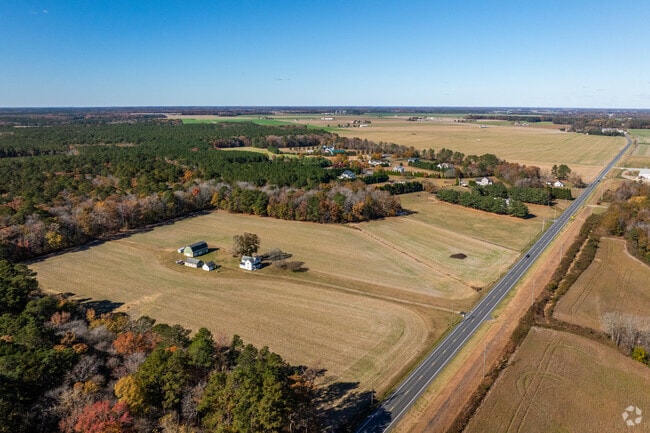 U.S. Route 50 runs near Rhodesdale for easy access to beaches.
