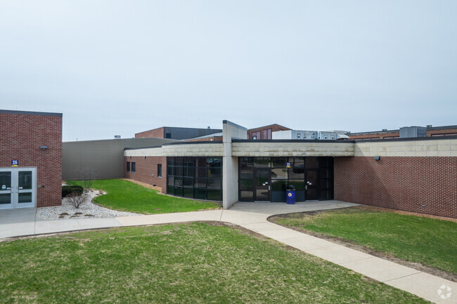 Hononegah High School has 1,891 students in grades 9-12.