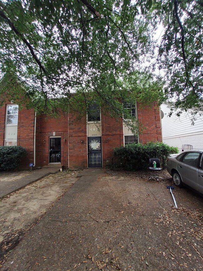 5555 Blossom Ln, Memphis, TN 38115