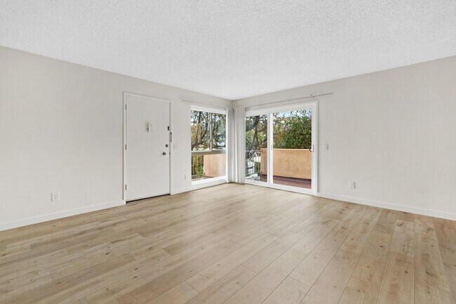 2020 Rodney Dr unit 3, Los Angeles, CA 90027 - photo 2