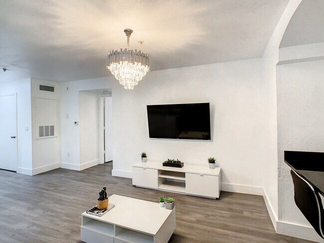 7200 Westpointe Blvd unit 1511, Orlando, FL 32835 - photo 3