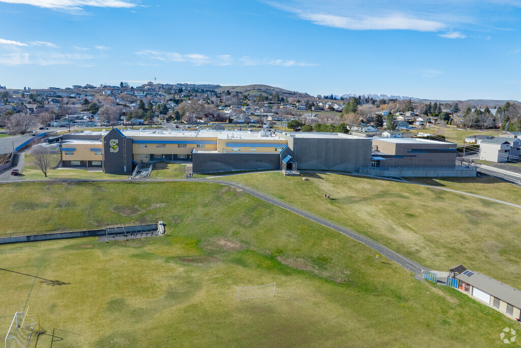 Selah High School serves teenagers in the Selah area.