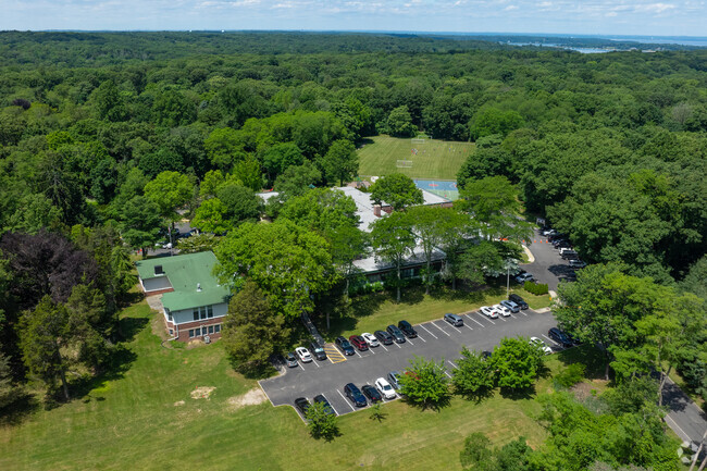 West Side Elementary in Laurel Hollow is ranked #34 among New York elementary schools.