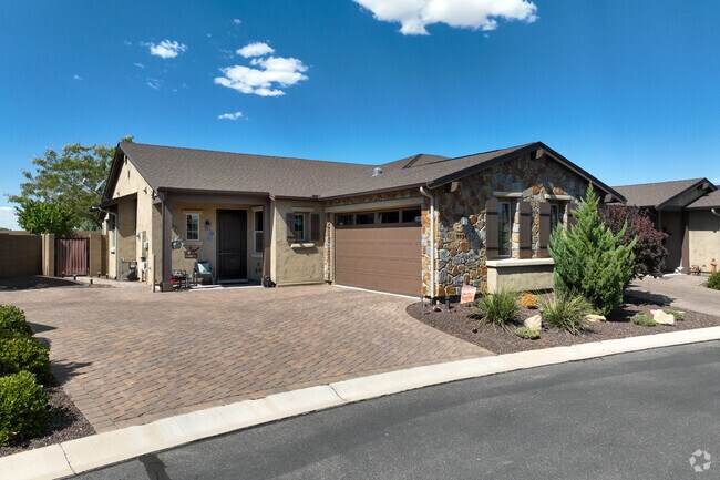 Pronghorn Ranch offers various homes styles with different floor plans.