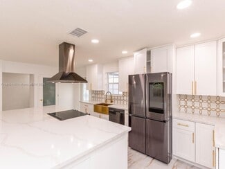 521 SW 64th Way, Pembroke Pines, FL 33023