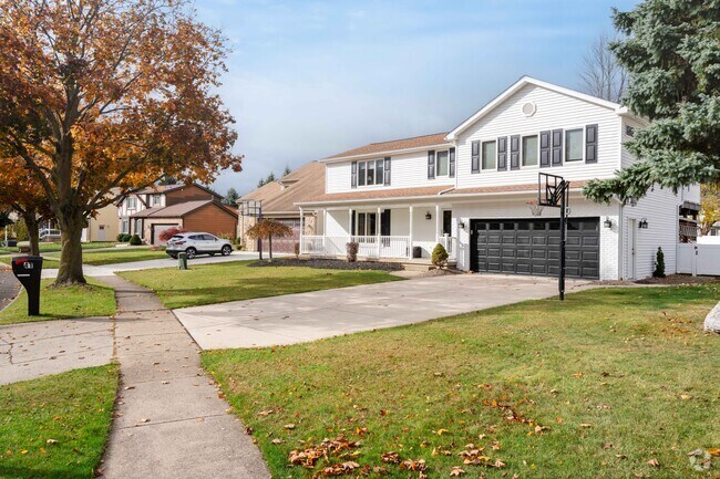 Colonial Revival homes are found throughout the neighborhood.