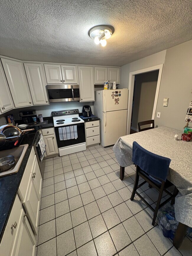 92 Sylvia St unit 2, Arlington, MA 02476 - photo 7