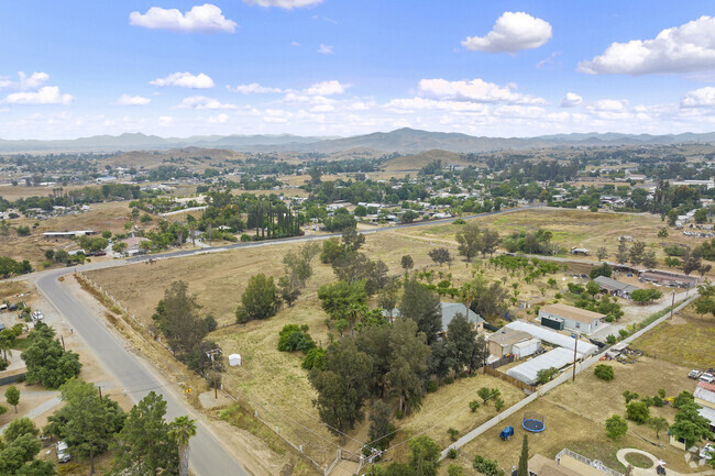 Find Your Dream Home Amidst Lush Greenery in Mountain Glenact.