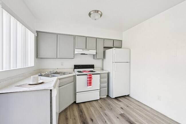 The Park on 57th Ave, Glendale, AZ 85301 - photo 4