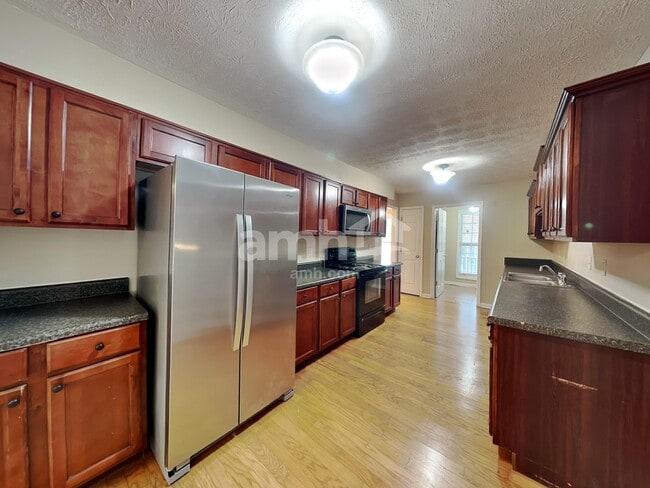 5110 Salem Dr, Stone Mountain, GA 30087 - photo 3