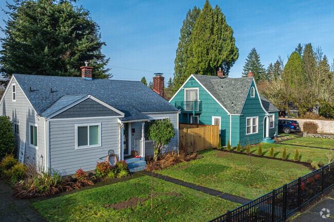 In Wilderness you will find beautiful bungalows like these to call home.