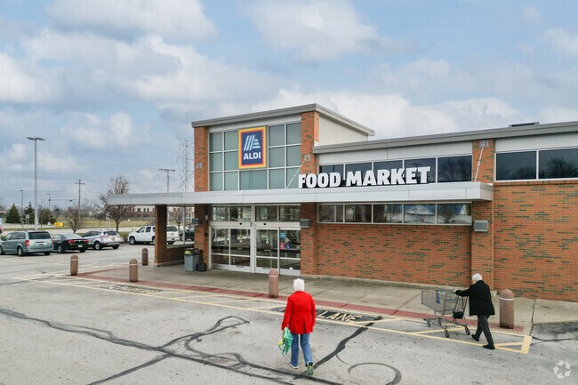 Residents of Rossford can shop at chain grocery stores such as Aldi.