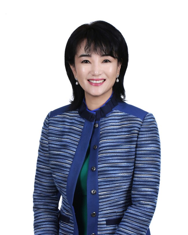 Jina Hwang