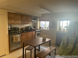 1748 Beacon St Unit 10, Brookline, MA 02445