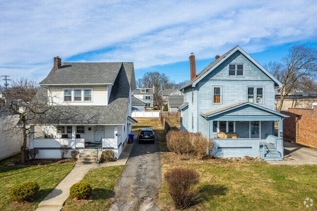 Most of Grandview Heights is home to a large historic home population.