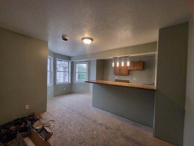 Kitchen, Dining, Livingroom