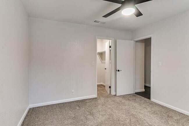 Hearthstone Homes - Moore, Moore, OK 73160 - photo 4