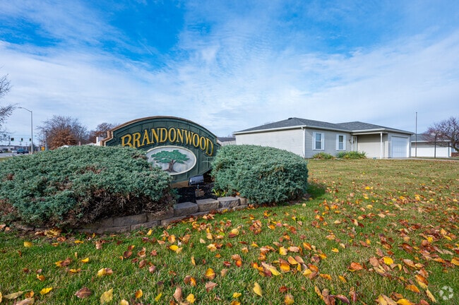 Welcome to Fort Wayne's Brandonwood neighborhood.