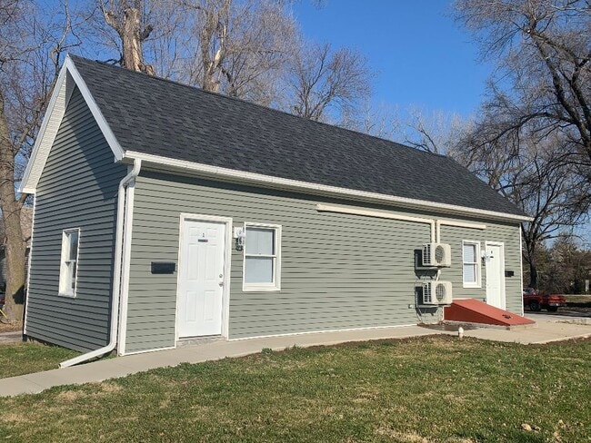 Front Unit (350sq ft)