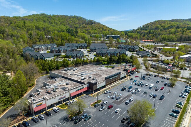 Royal Pines has a rustic but suburban feel.